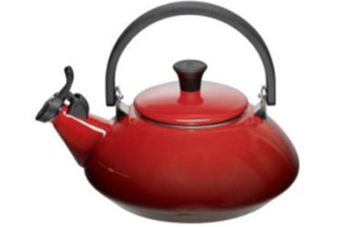 Le Creuset Tea Kettle – Tradition, Authenticity, Innovative Design and Exceptional Quality